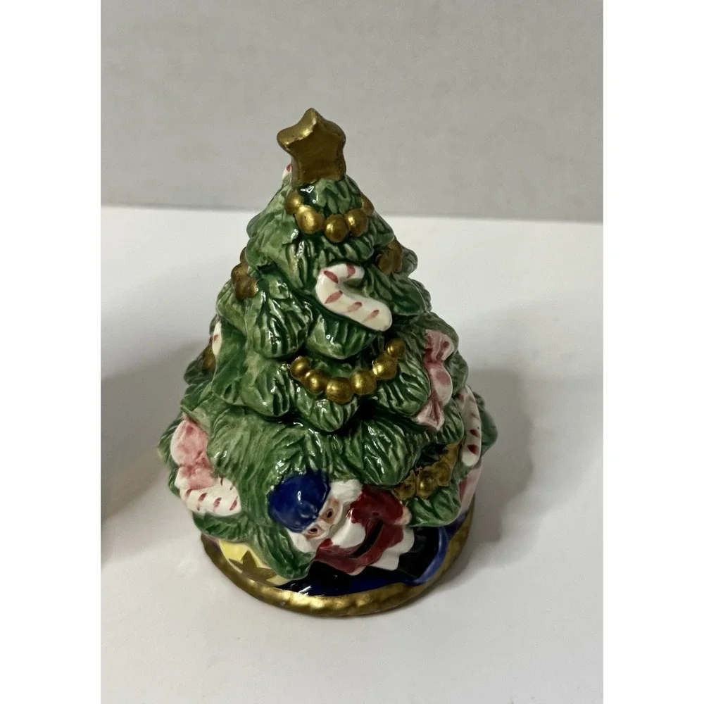Vintage Omnibus  Santa‎ Clause And Christmas Tree Shakers 1992